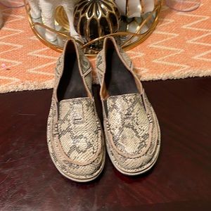 Women’s Ariat Snake skin print Loafer